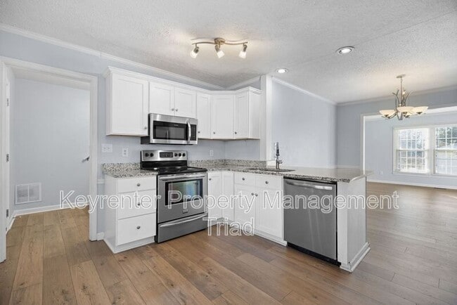 Foto del edificio - 4902 Tower Rd