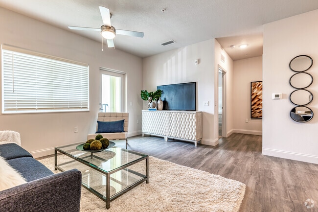 1BR, 1BA - 689SF - Grand Oak Apartments