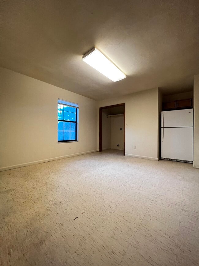 Building Photo - 5674 Lumberjack Ln