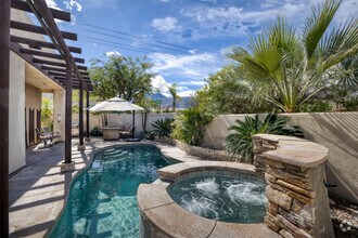 Building Photo - 53740 Avenida Navarro