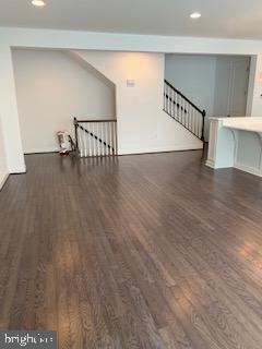 Foto del edificio - 404 Mayer Pl