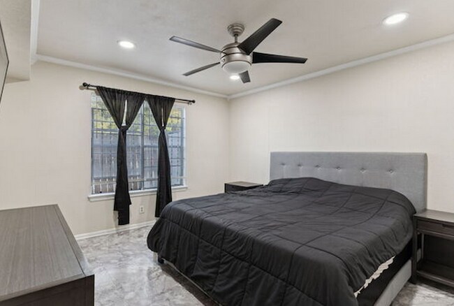 Foto del edificio - 923 Vance Jackson Rd