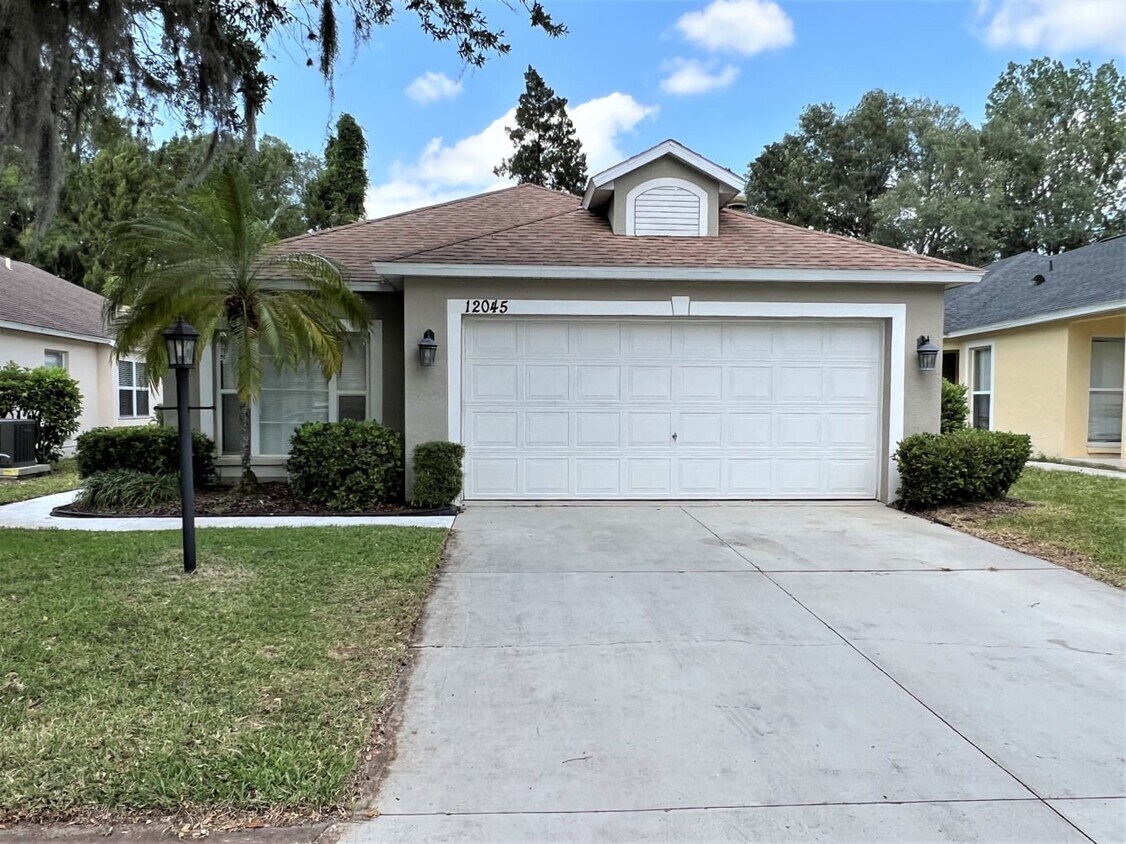Foto principal - 12045 Winding Woods Way