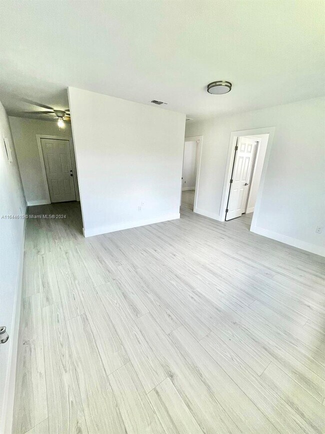 Foto del edificio - 11132 SW 5th St
