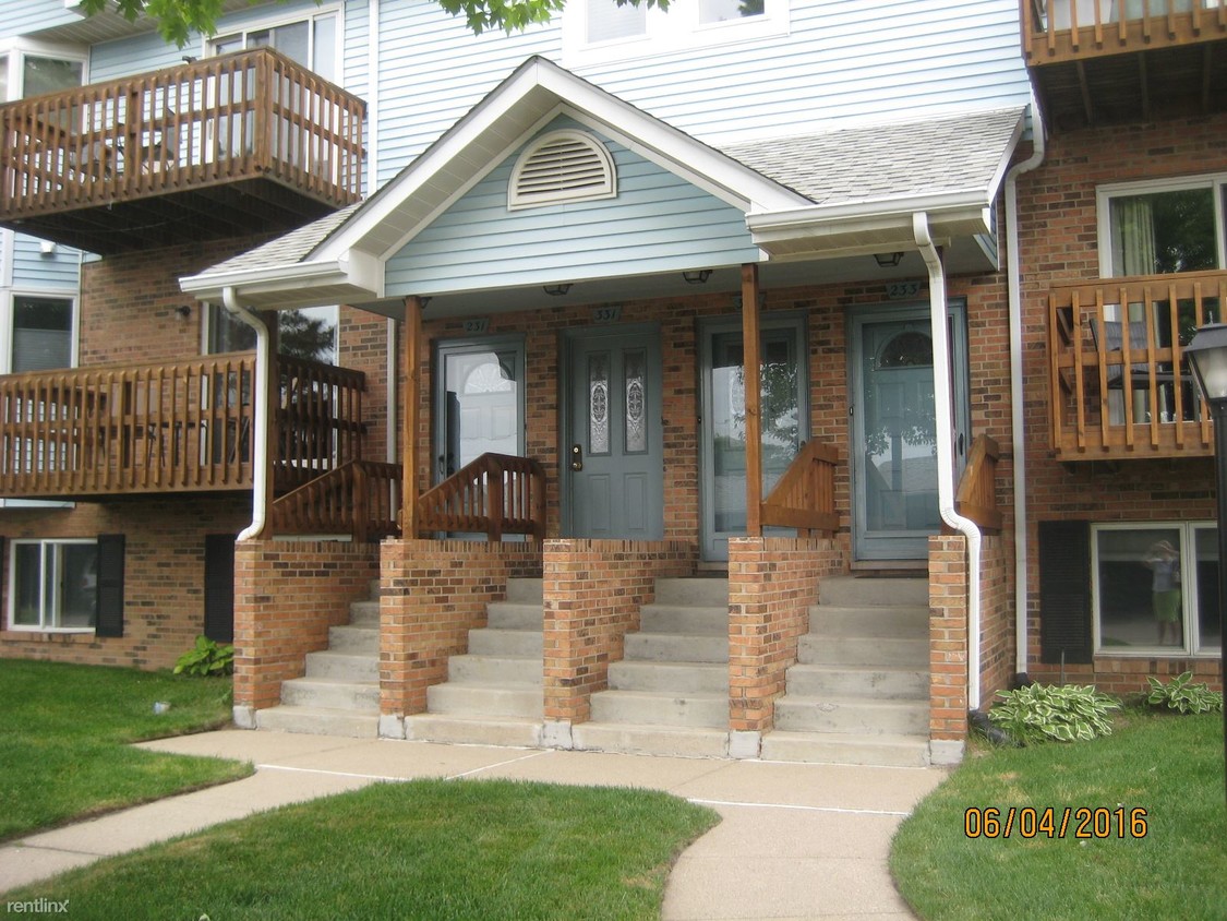 Primary Photo - 2 br, 1 bath Condo - 233 Pinewood Circle