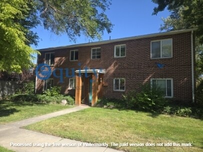 Foto del edificio - 413 Herbert Ave S