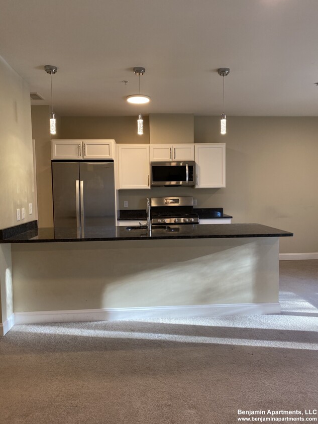 Foto principal - 4 Mayflower Ave