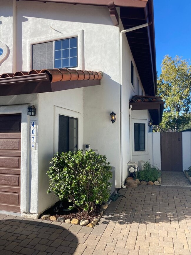 Foto del edificio - 407 S Signal St