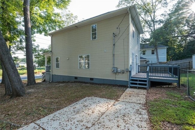 Foto del edificio - 1331 Memorial Dr SE