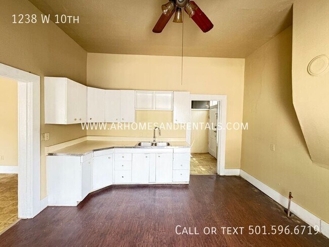 Building Photo - 1238 W 10th-