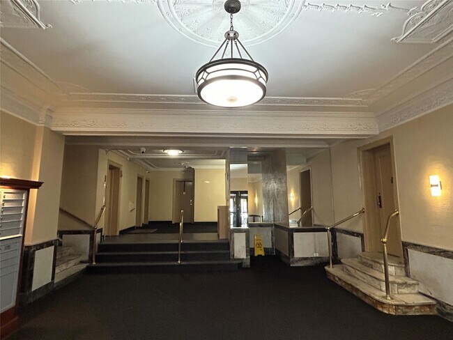 Foto del edificio - 83-74 Talbot St