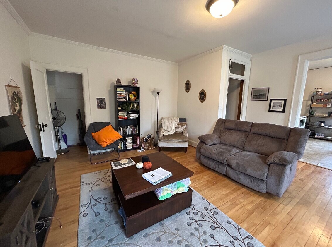Foto principal - 109 E Gorham St