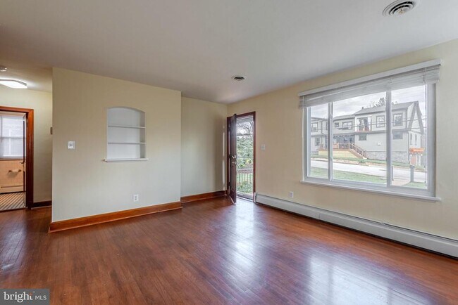 Building Photo - 871 Highland Ave