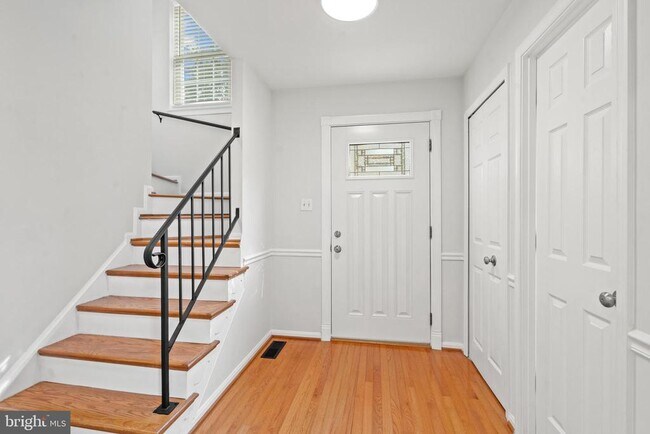 Foto del edificio - 9932 Longford Ct