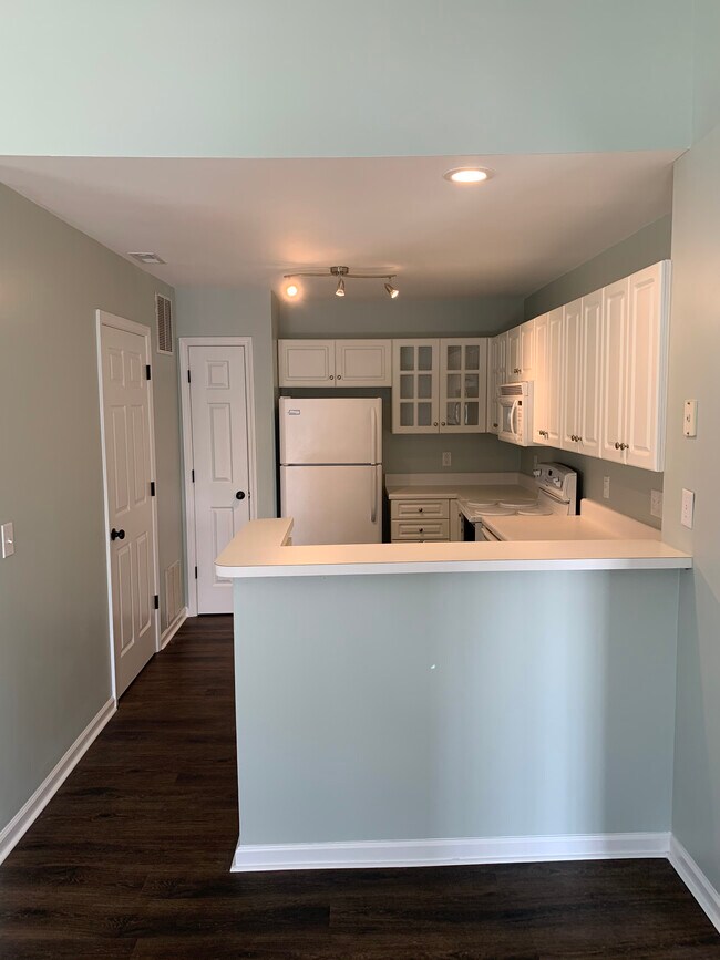 Foto del edificio - 4156 Breezewood Dr