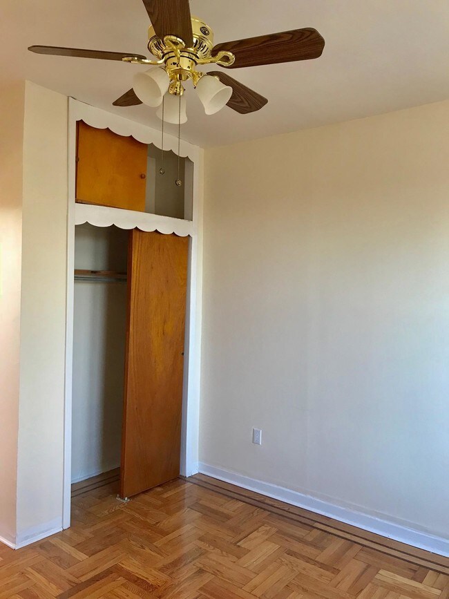 Foto del edificio - 31-42 42nd Street