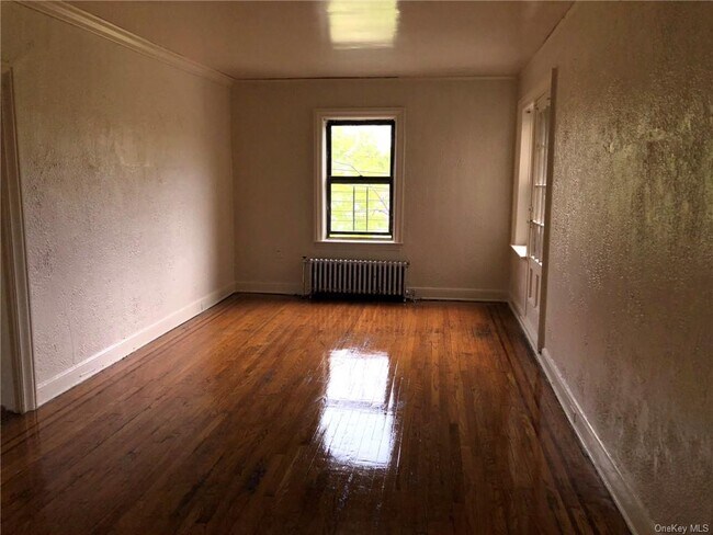 Building Photo - 30 Eastchester Rd