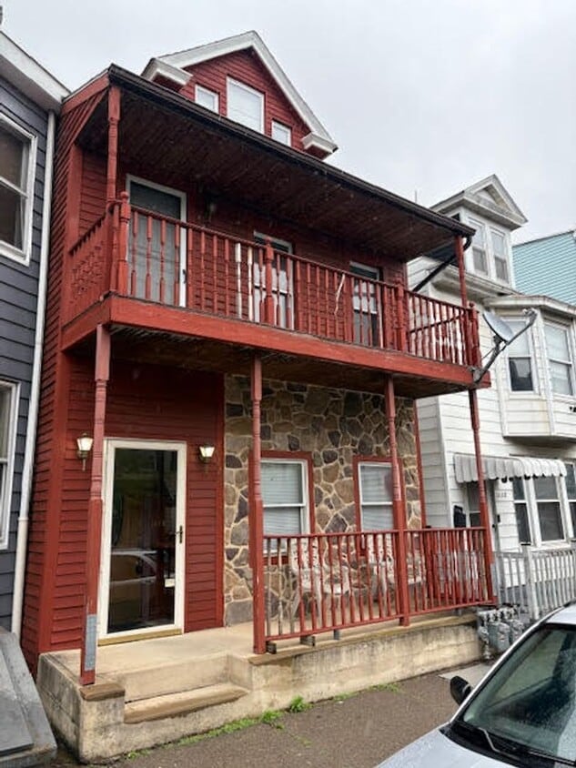 Primary Photo - 1223 Washington St