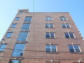 Building Photo - 413-415 9th St