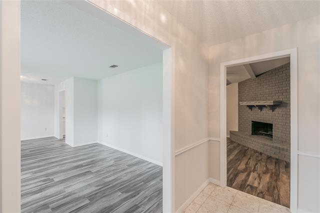 Foto del edificio - 6248 Trail Lake Dr