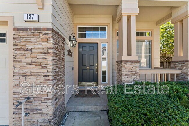 Foto del edificio - 137 Woodcrest Dr