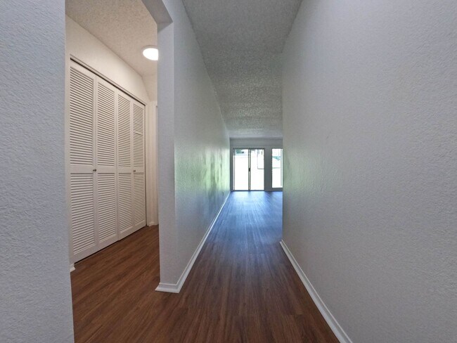 Foto del edificio - Waiau - 2 bedroom/2 bathroom townhouse with 1 assigned parking