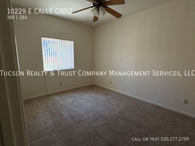 Building Photo - 10229 E Calle Cadiz