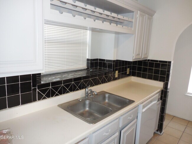 Foto del edificio - 5804 River Hollow Ct
