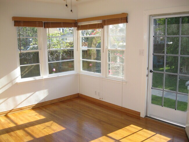 Building Photo - 759 Sunset Ave