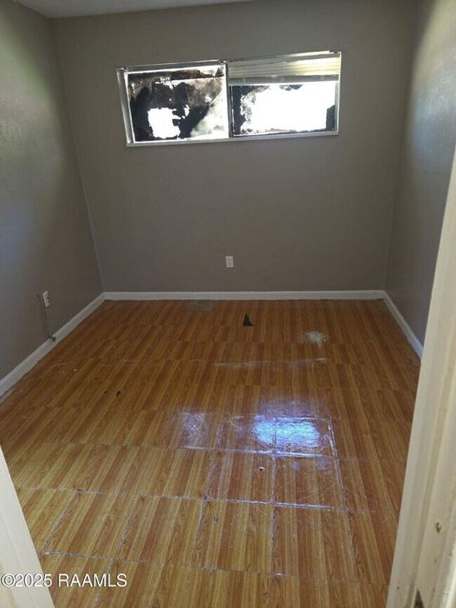 Building Photo - 118 Marigny Cir