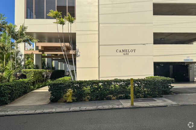 Building Photo - Camelot