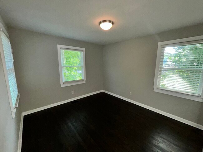 Building Photo - 1839 Boulderview Dr SE