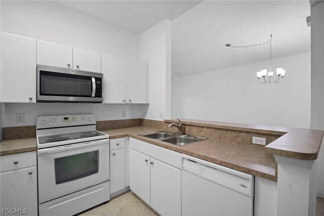 Foto del edificio - 4241 Bellasol Cir