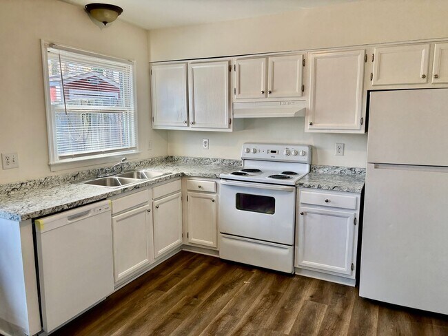 Foto del edificio - 2bedroom/2.5 bathroom- Newport Towne