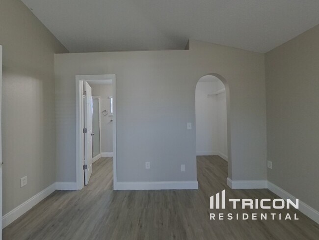 Building Photo - 906 Dartmouth Ct