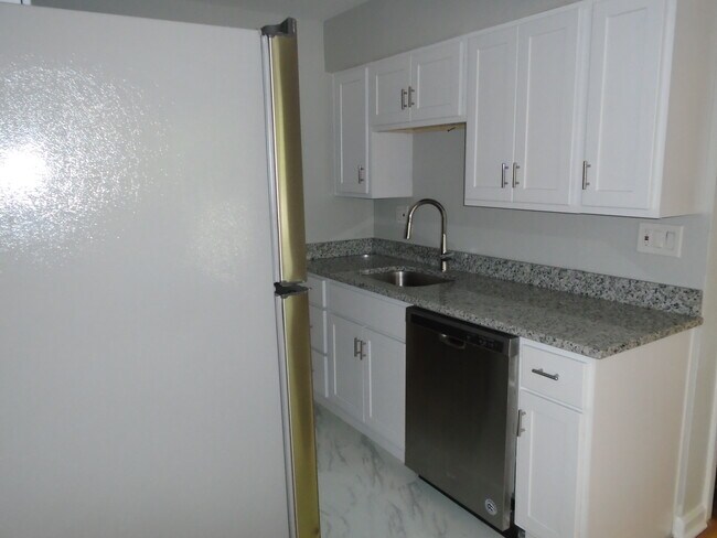 Building Photo - 2521 Hackberry St