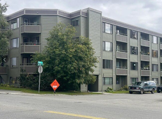 Foto del edificio - 2201 Romig Pl