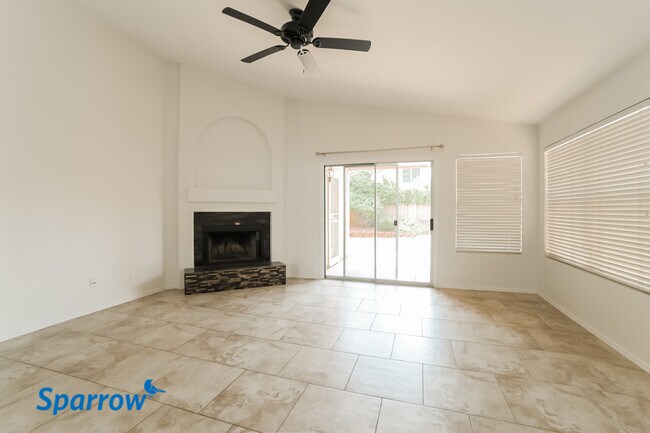 Foto del edificio - 15416 S 45th Pl