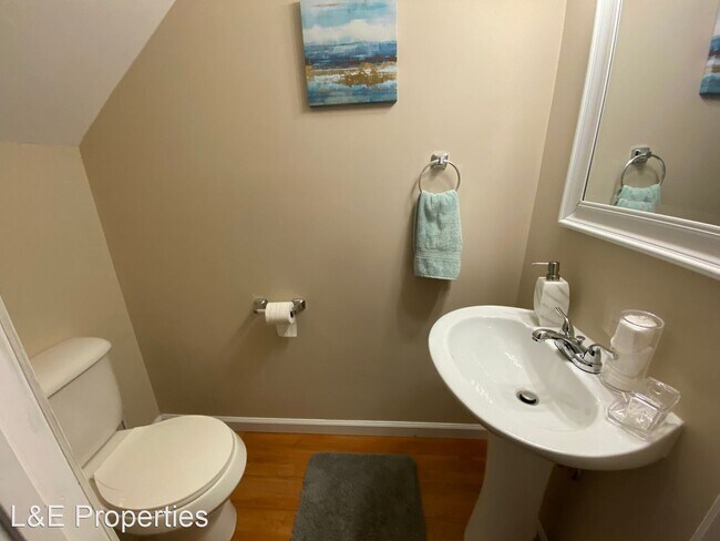 Building Photo - 3 br, 2.5 bath House - 108 Rock Ridge Lane