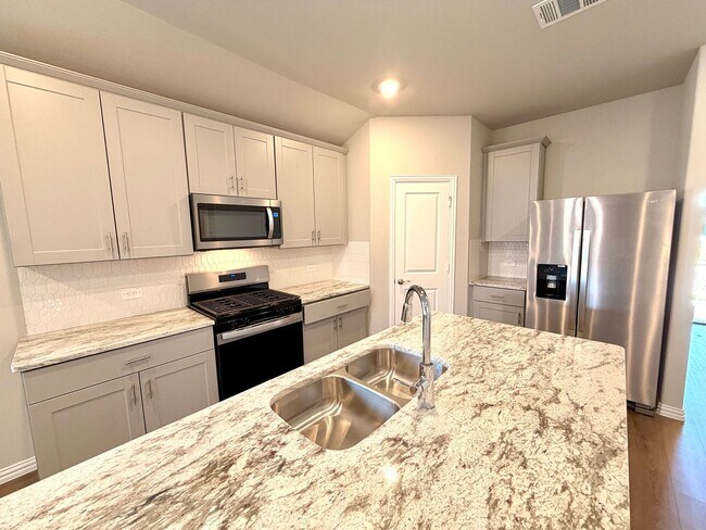 Foto del edificio - 508 Regency Ct