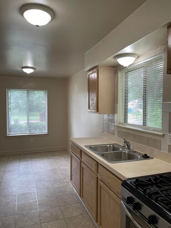 Building Photo - 34811 Pardo St