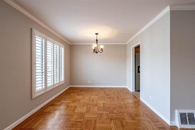 Foto del edificio - 90 Huntington Dr