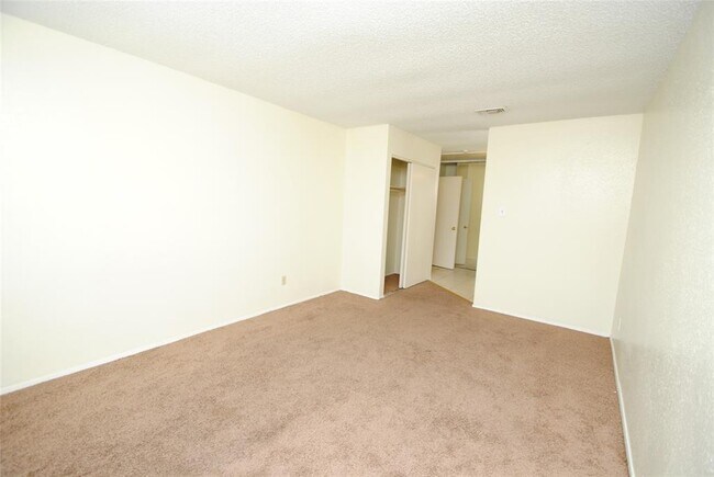 Foto del edificio - 6349 Cattails Ln