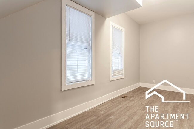 Foto del edificio - 2659 W Homer St