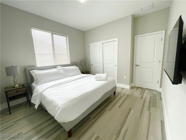 Building Photo - 812 SW 8th Pl