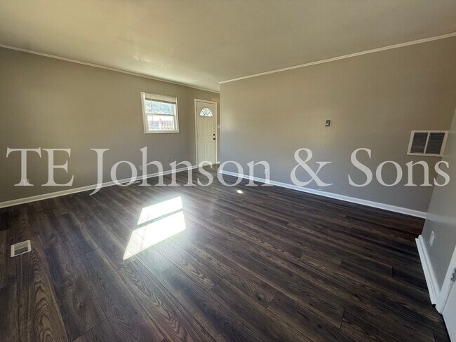 Foto del edificio - Cozy Greensboro Home with Modern Comforts