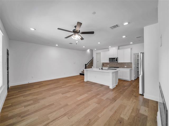 Building Photo - 3508 Kingsland Dr
