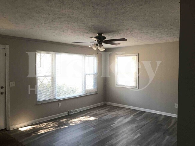 Building Photo - 2665 Barthas Pl