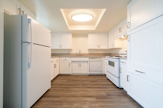 Foto del edificio - 1150 Meadow Lake Dr
