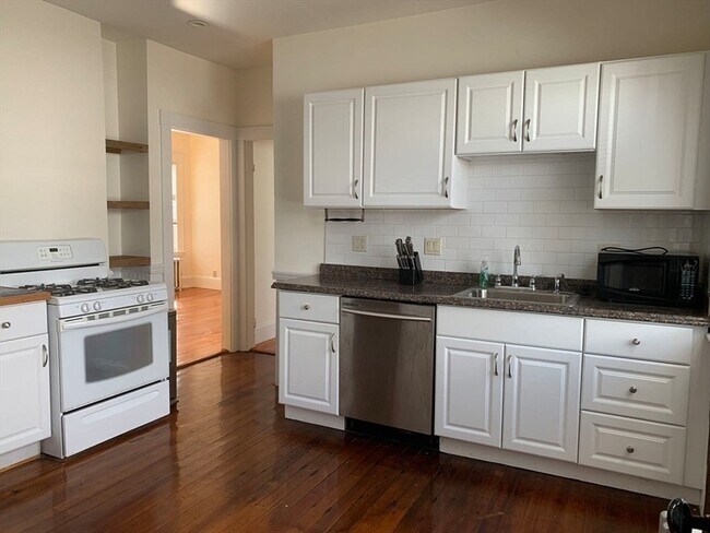 Building Photo - 52 Percival St